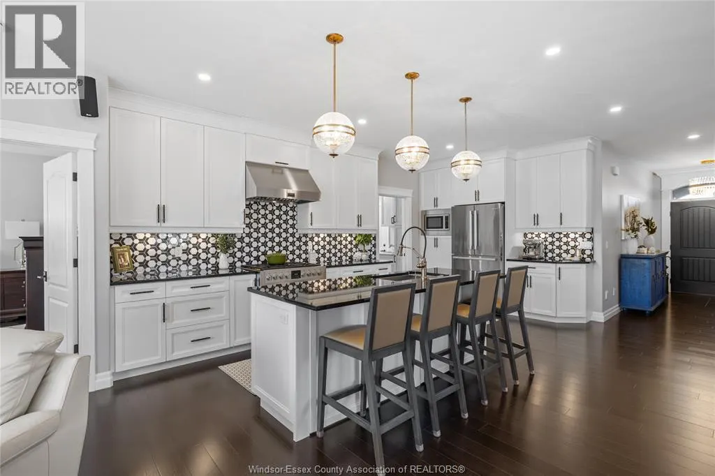 292 CHRISTINE AVENUE