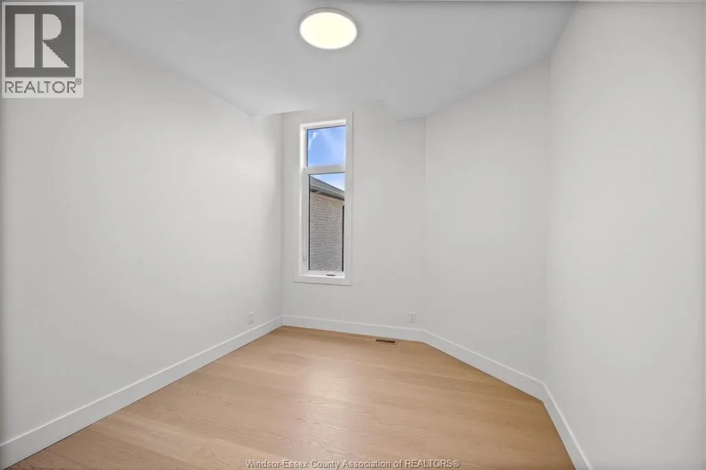 5 EAGLE STREET
