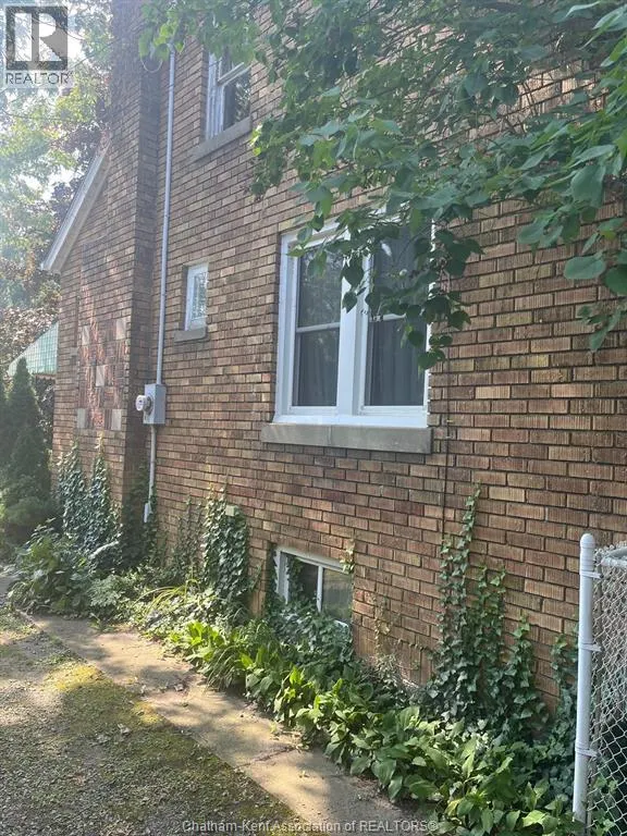 89 GLADSTONE AVENUE