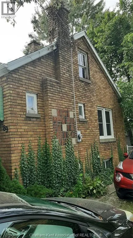 89 GLADSTONE AVENUE