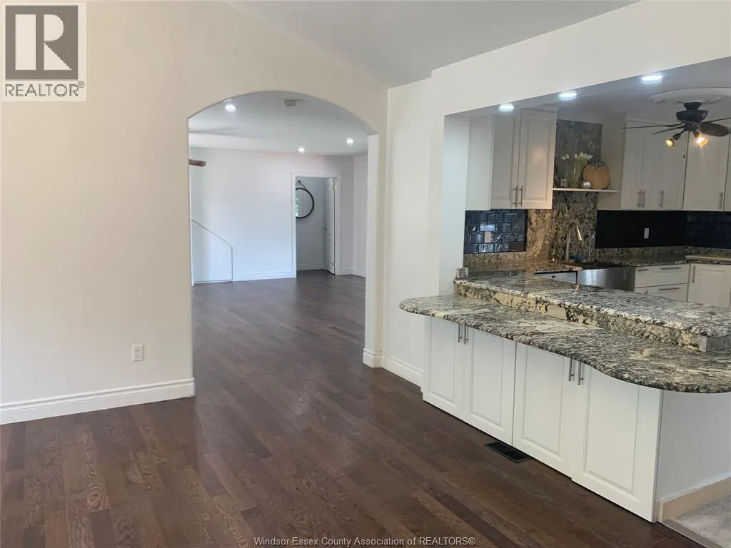 12042 MAISONNEUVE