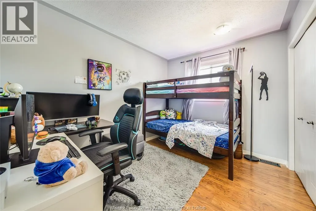 746 MICHAEL DRIVE