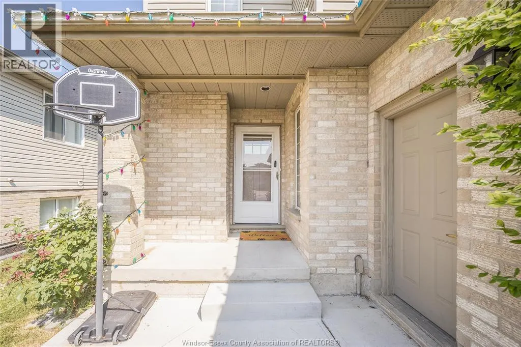 746 MICHAEL DRIVE