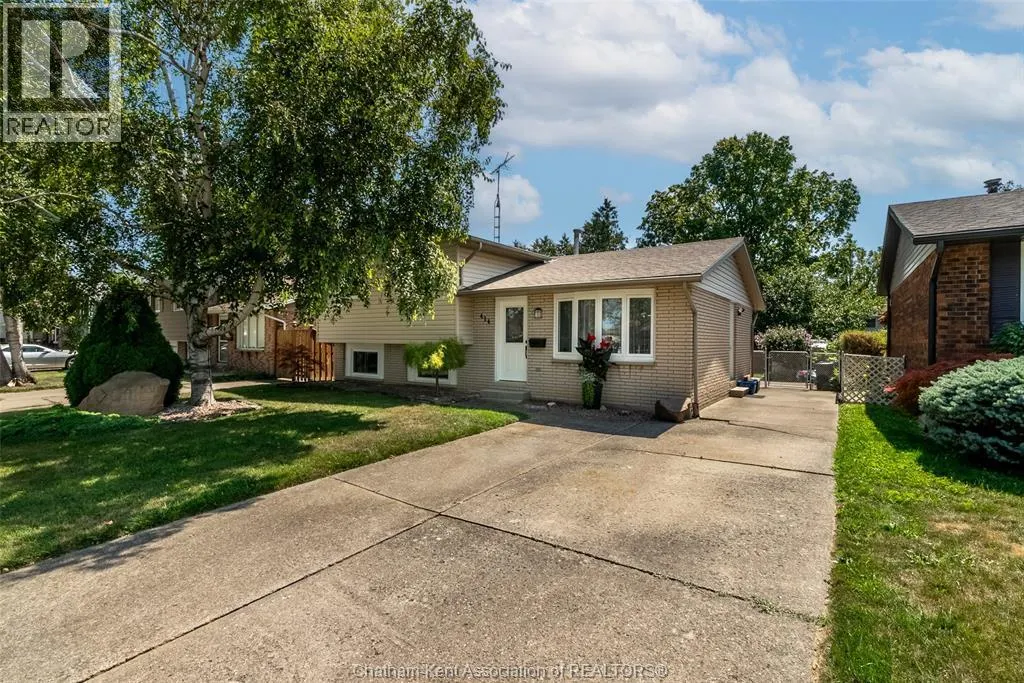 414 McNaughton AVENUE West