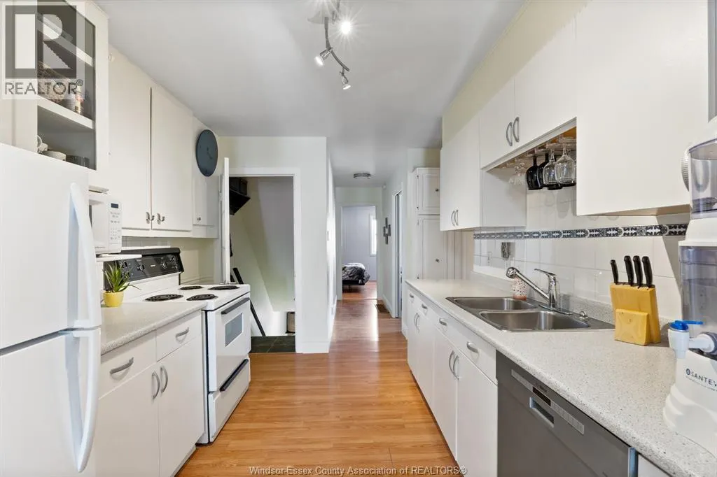 4165 TECUMSEH ROAD East