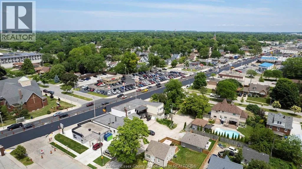 4165 TECUMSEH ROAD East