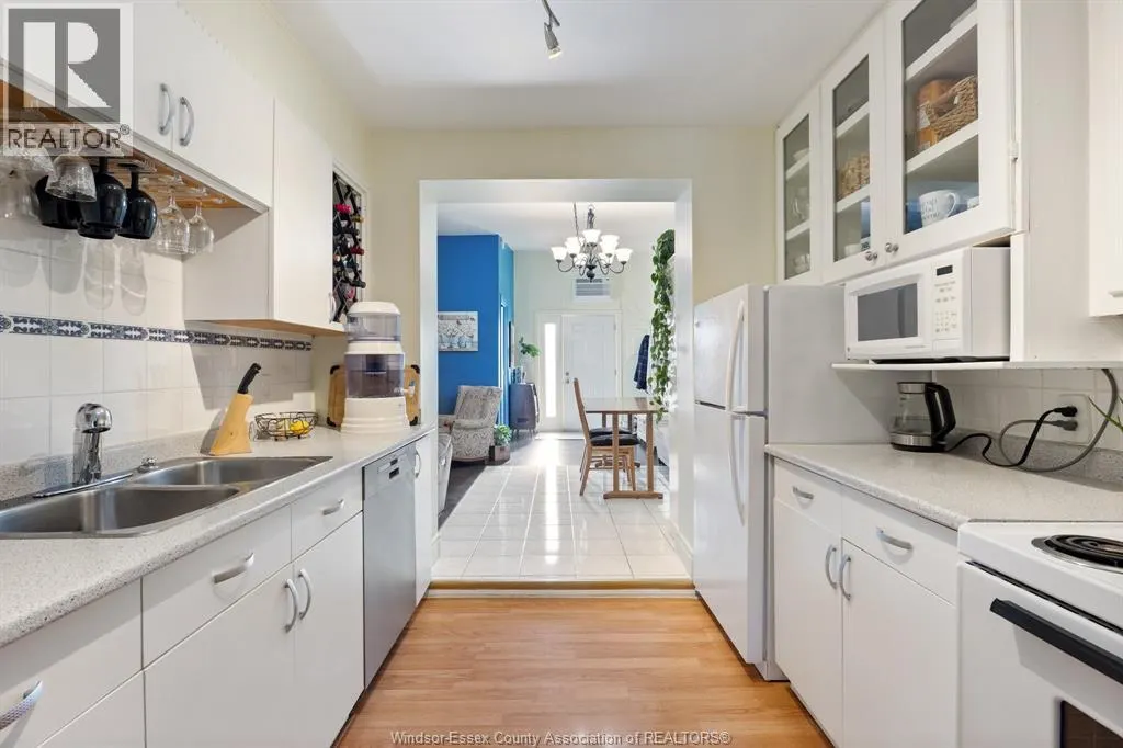 4165 TECUMSEH ROAD East