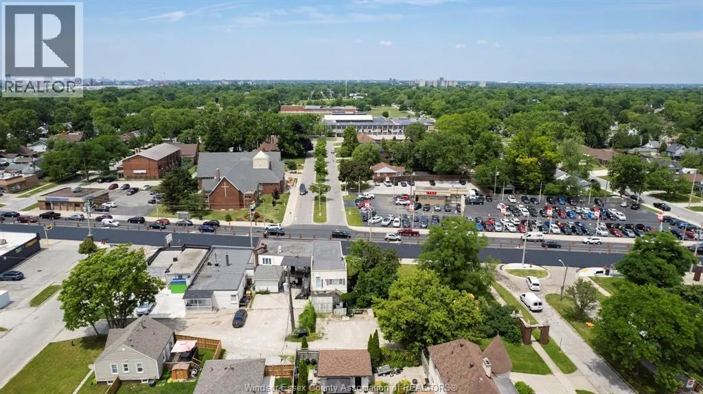 4165 TECUMSEH ROAD East