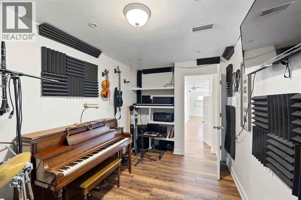 4165 TECUMSEH ROAD East