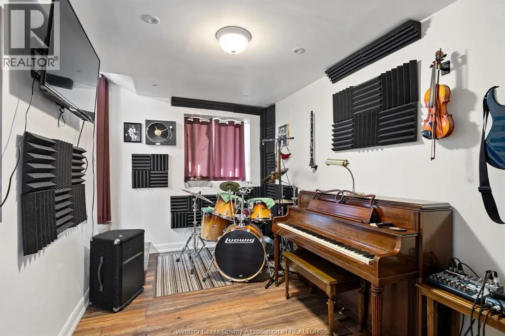 4165 TECUMSEH ROAD East