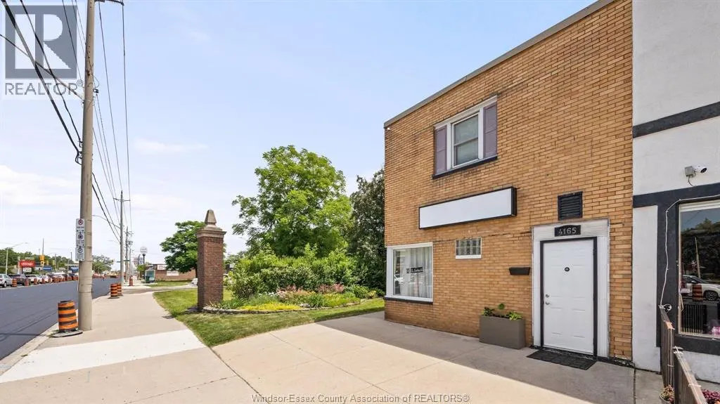 4165 TECUMSEH ROAD East