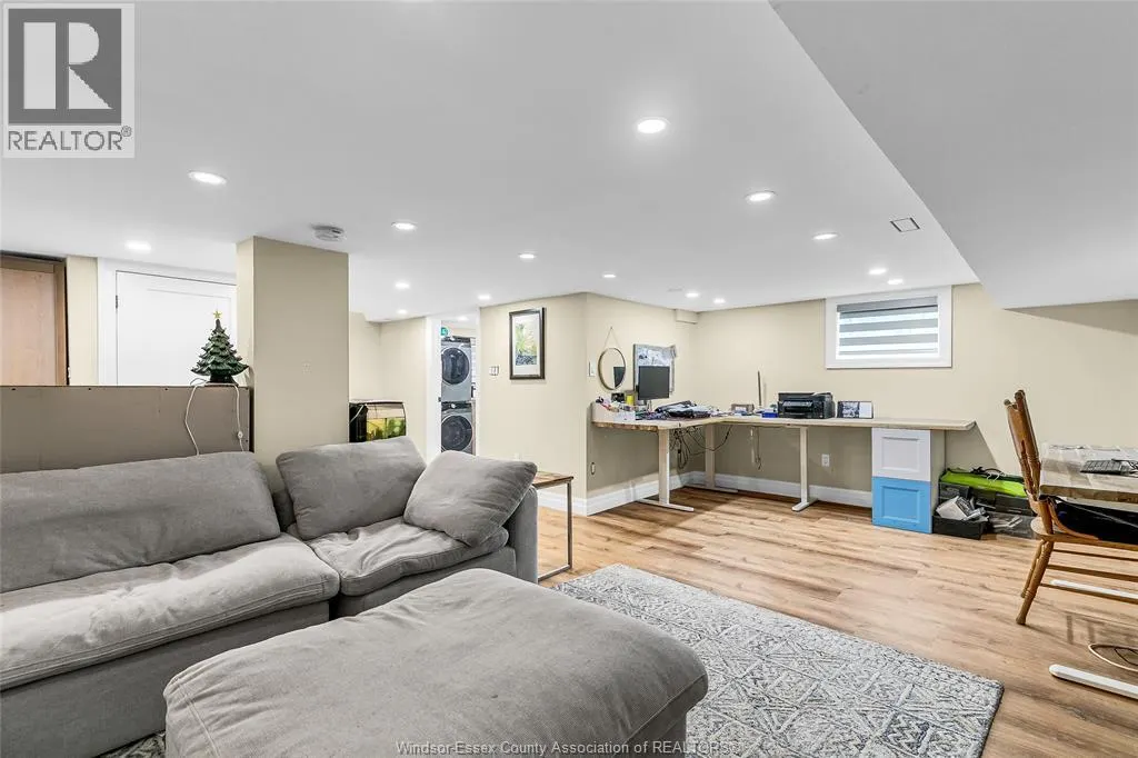727 ARGYLE ROAD