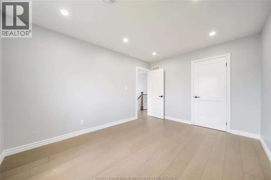 9914 FOREST GLADE COURT