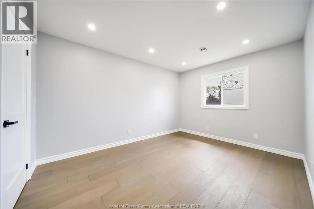 9914 FOREST GLADE COURT