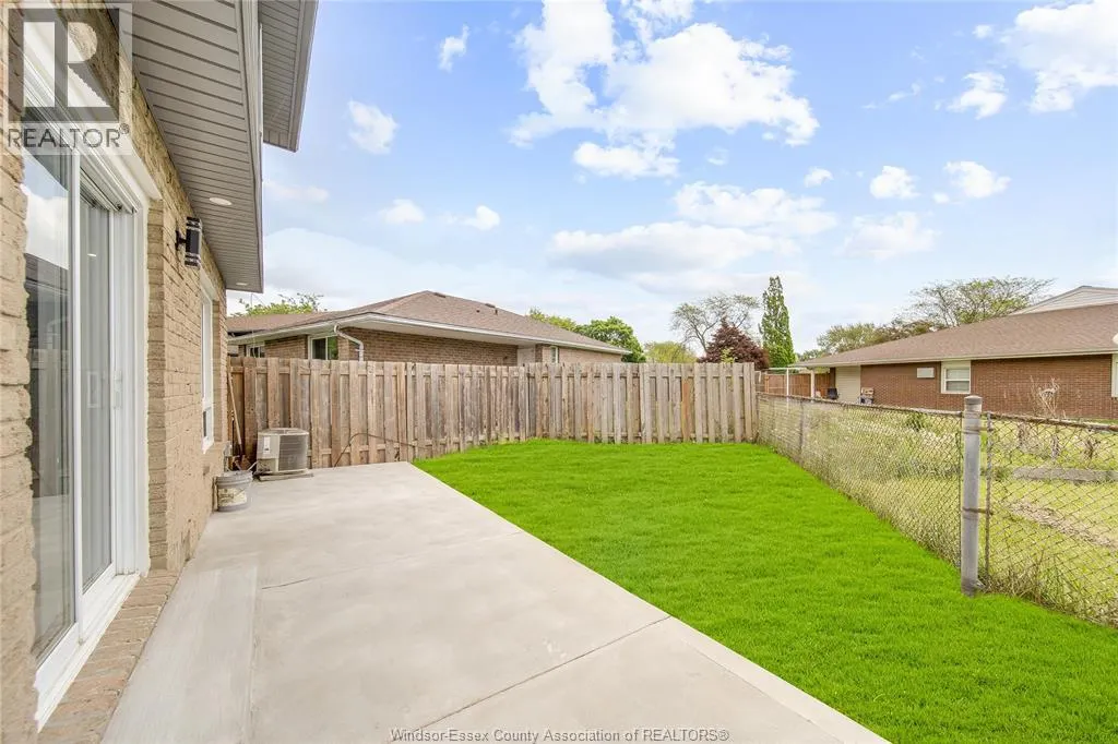 9914 FOREST GLADE COURT