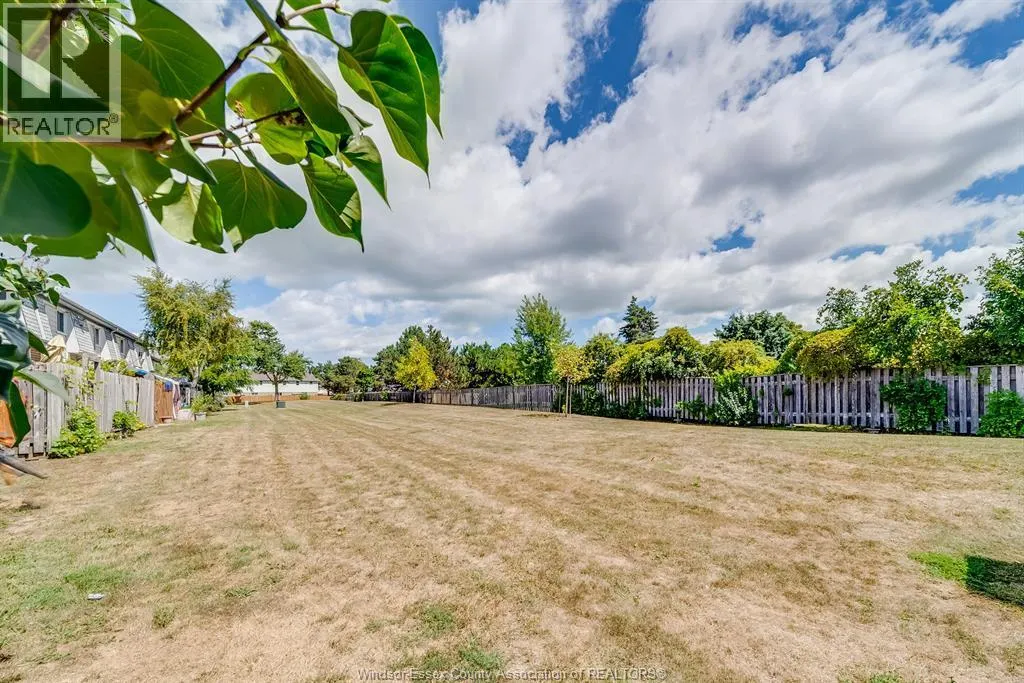 2652 VINE COURT