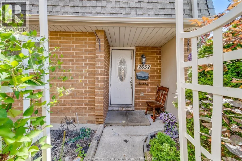 2652 VINE COURT
