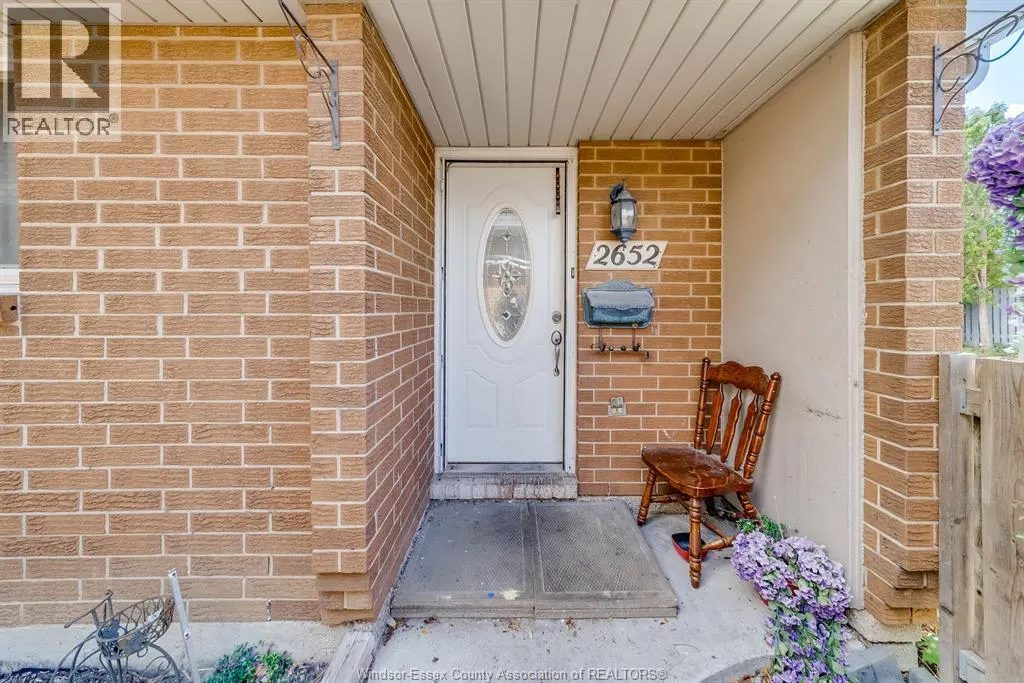 2652 VINE COURT