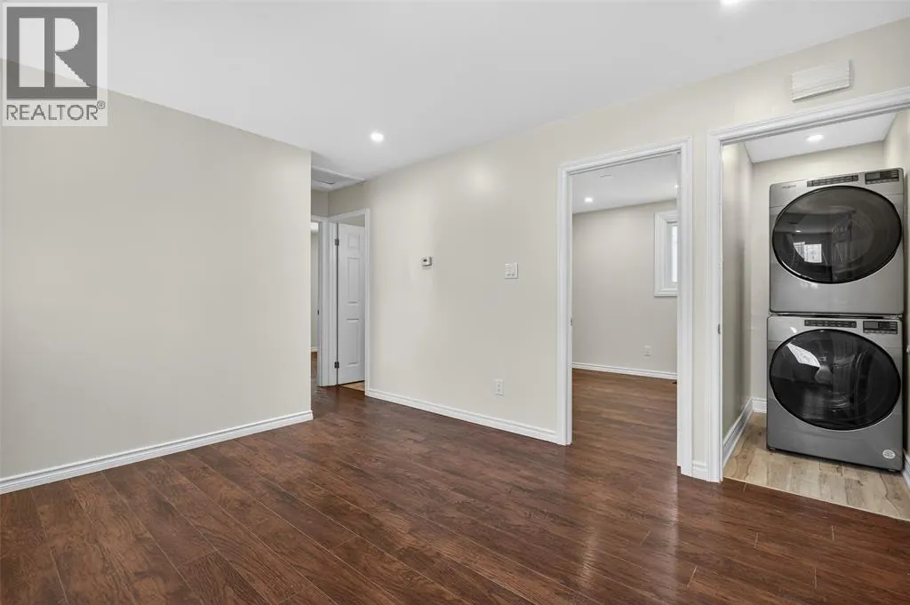 330 Somerset CRESCENT