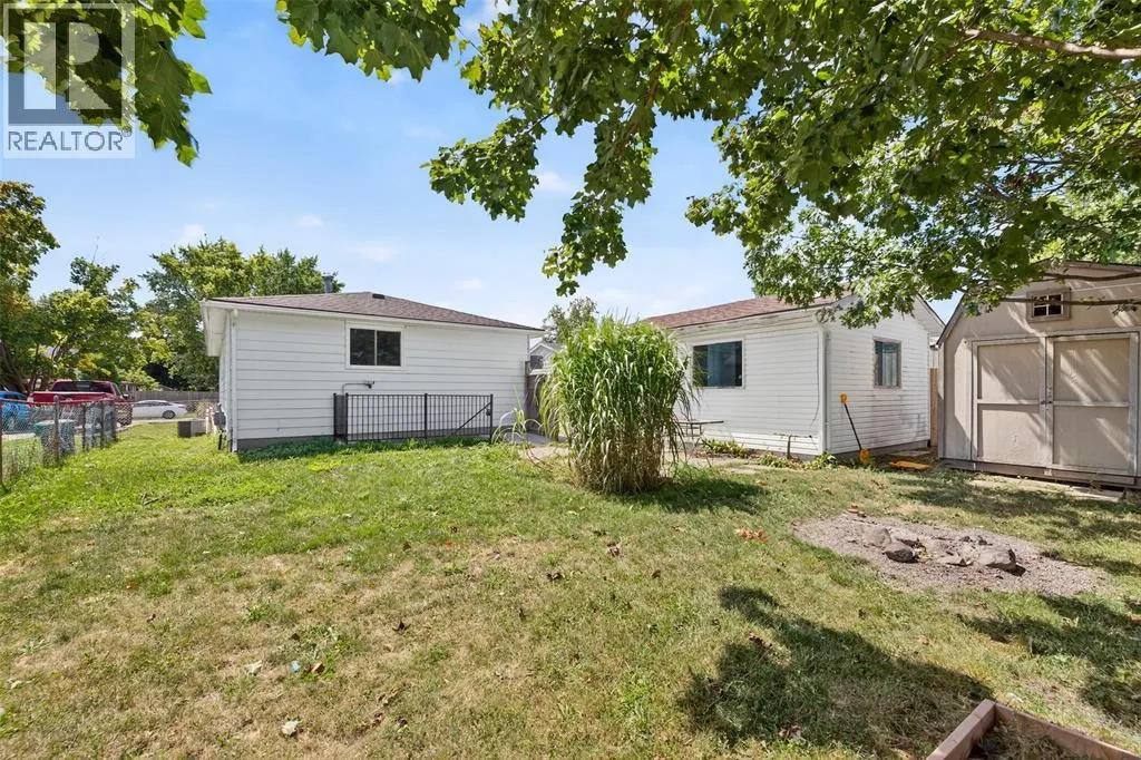 330 Somerset CRESCENT