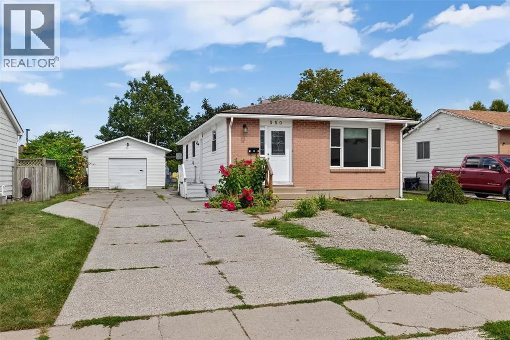 330 Somerset CRESCENT