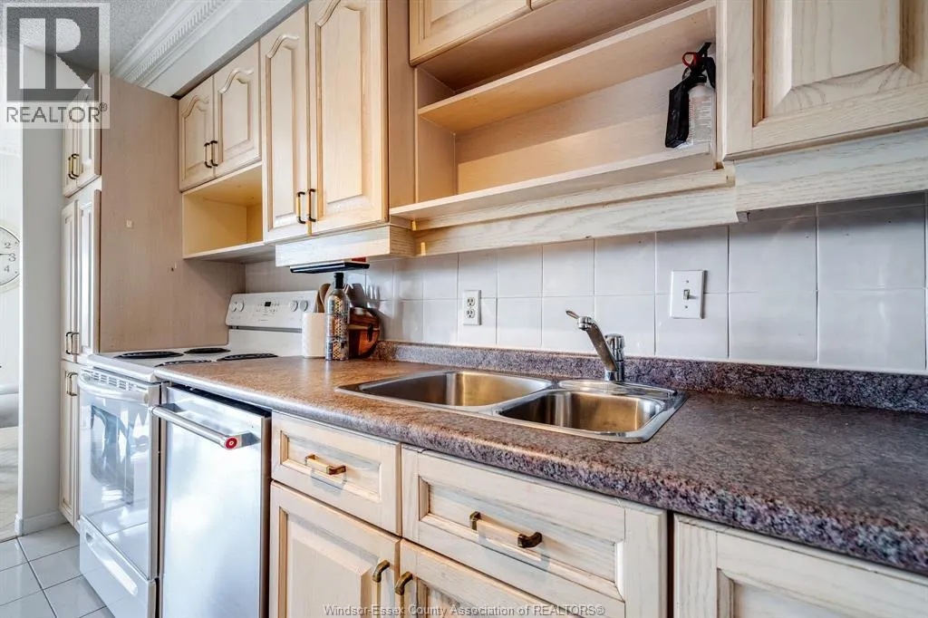 9099 Riverside Unit# 1415E