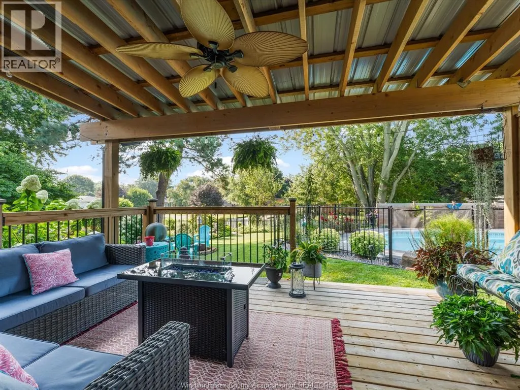 1203 Seacliff DRIVE East