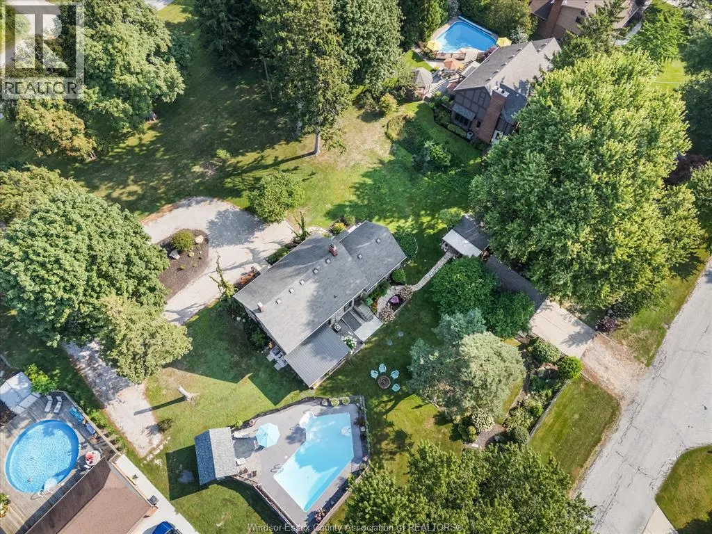1203 Seacliff DRIVE East
