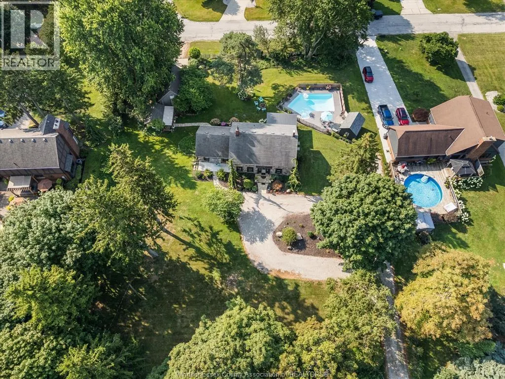 1203 Seacliff DRIVE East