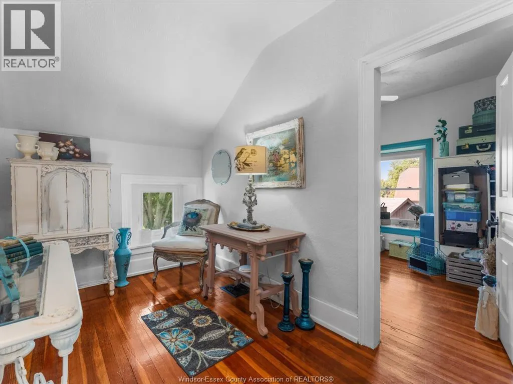 1203 Seacliff DRIVE East