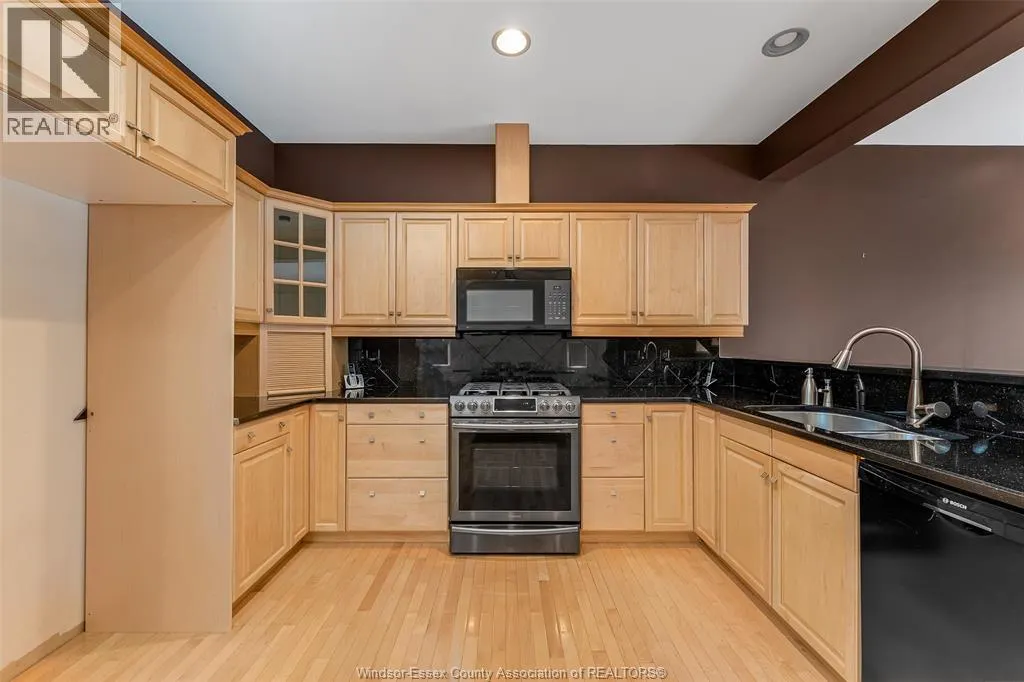 432 VANDERBILT