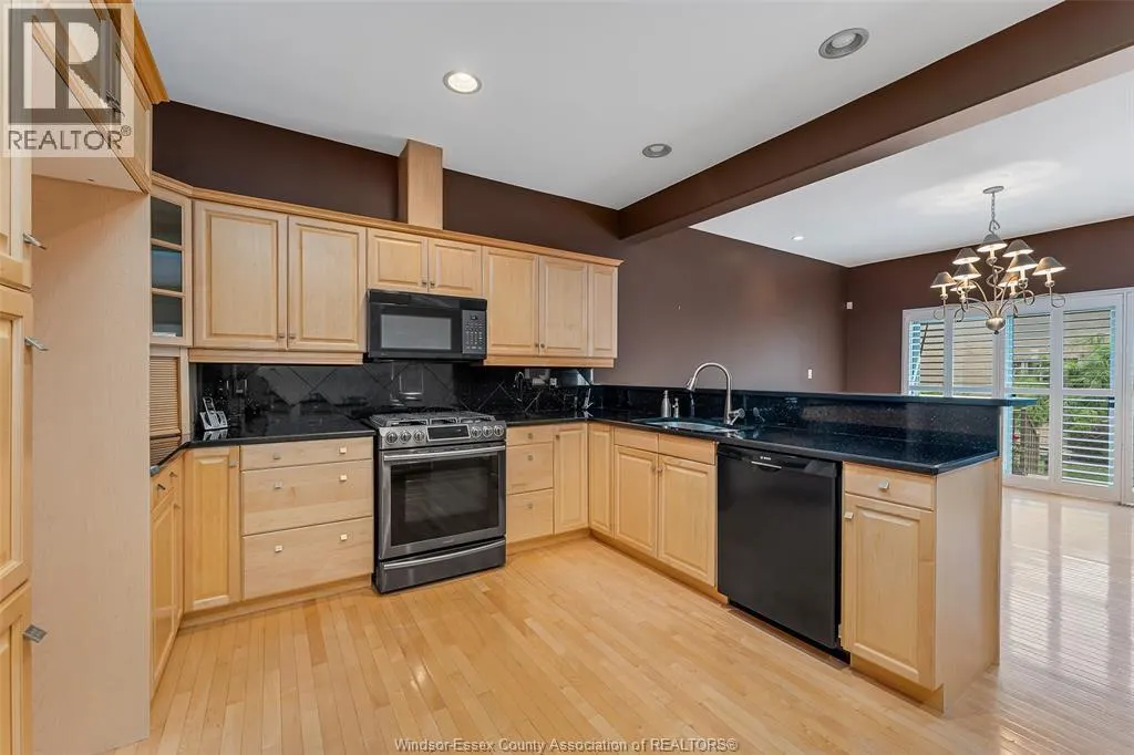 432 VANDERBILT
