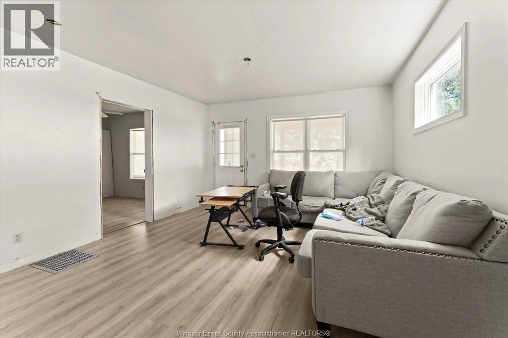 528 MERSEA ROAD 8