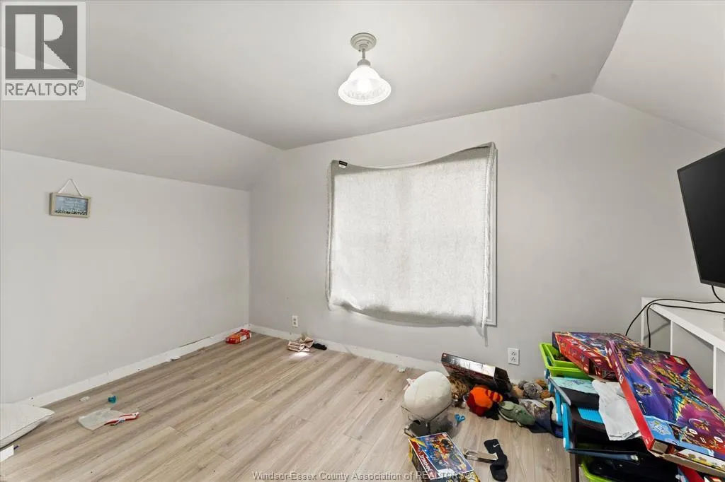 528 MERSEA ROAD 8