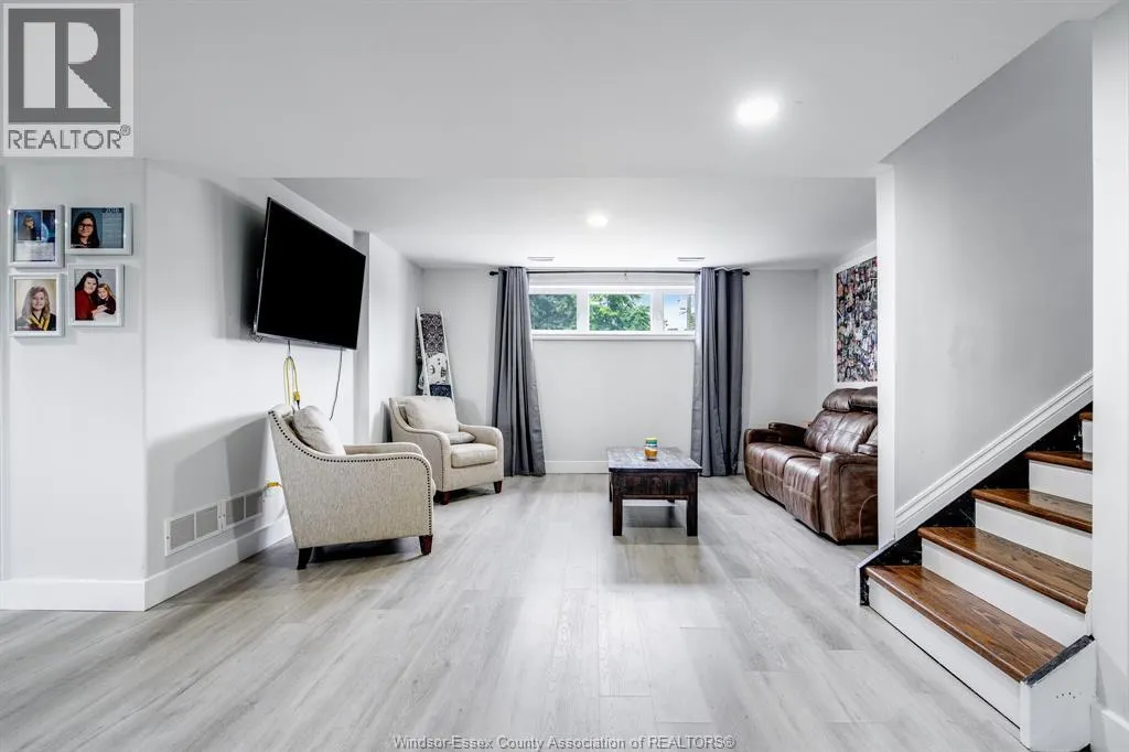 833 Talbot ROAD East