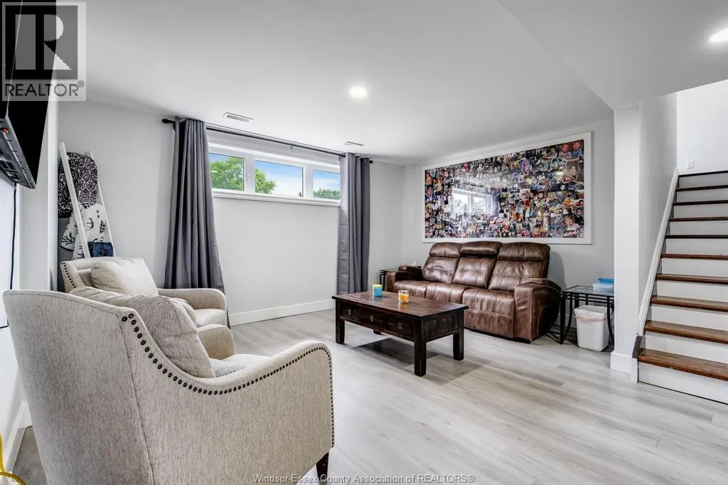 833 Talbot ROAD East
