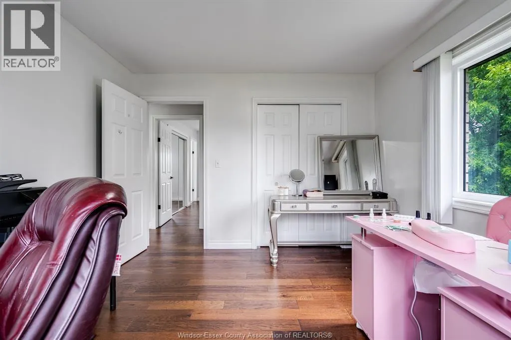 833 Talbot ROAD East