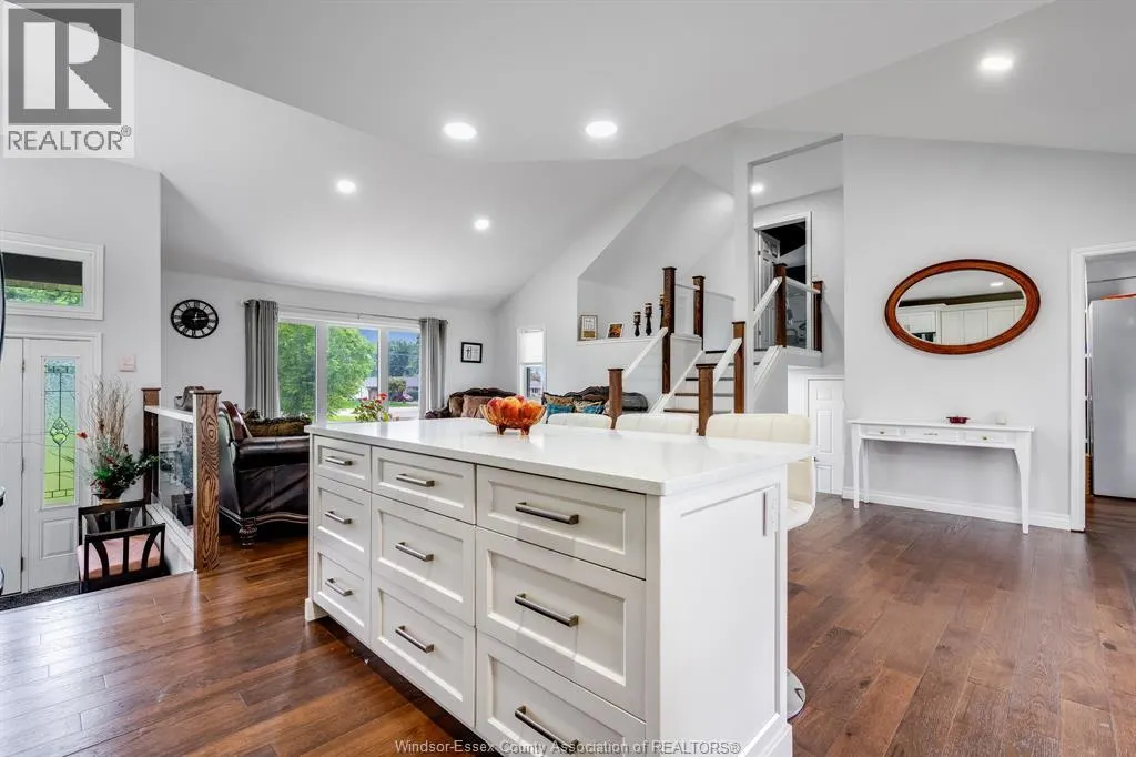 833 Talbot ROAD East