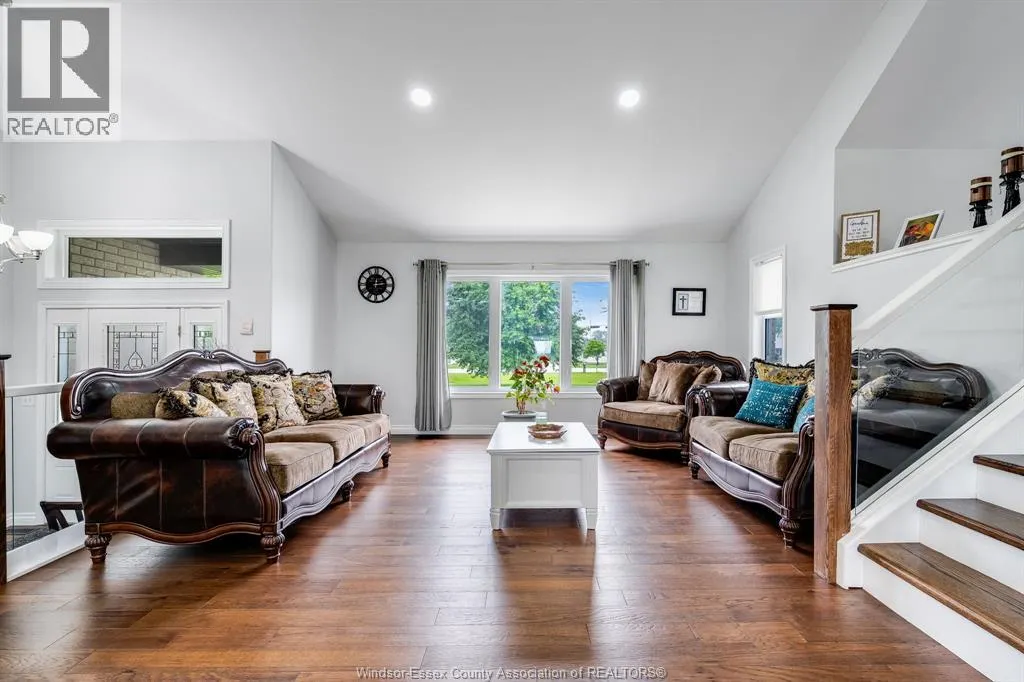 833 Talbot ROAD East