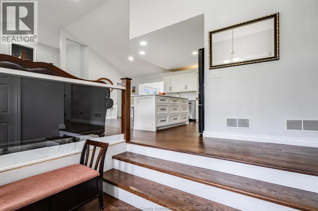 833 Talbot ROAD East