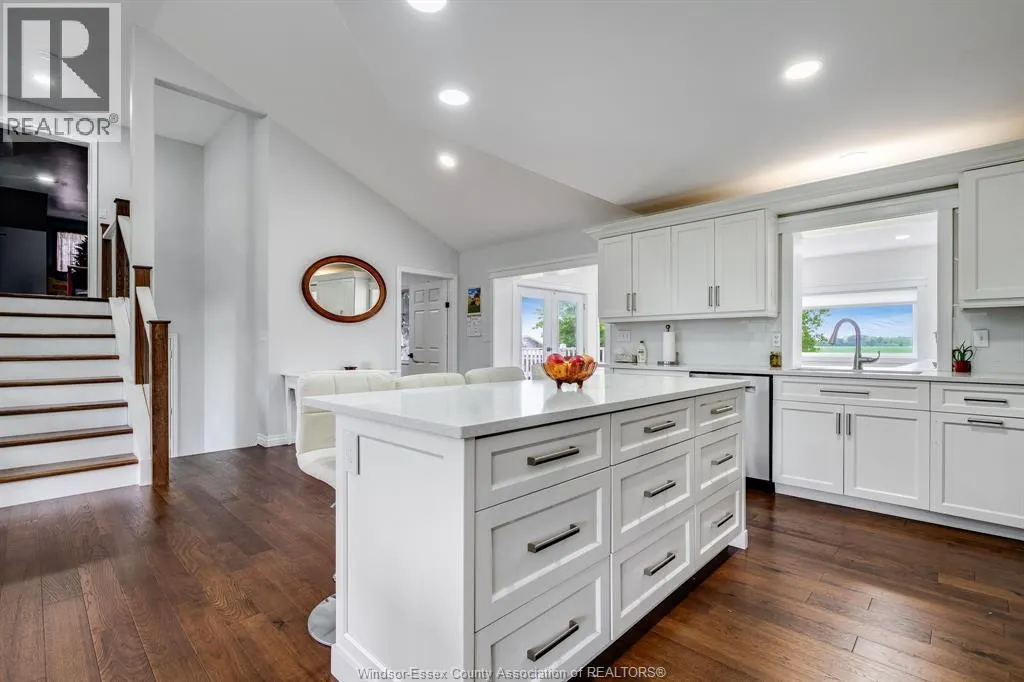 833 Talbot ROAD East