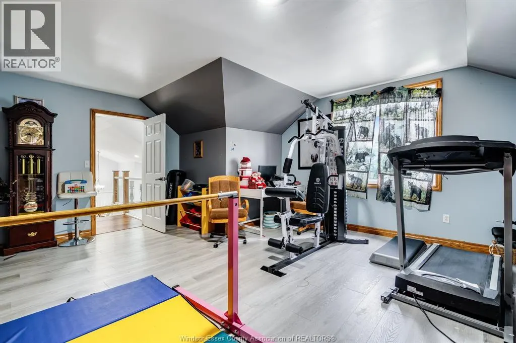 833 Talbot ROAD East