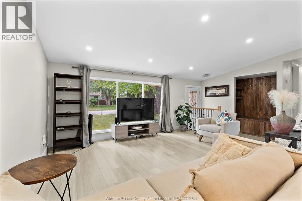 3830 HOLBURN