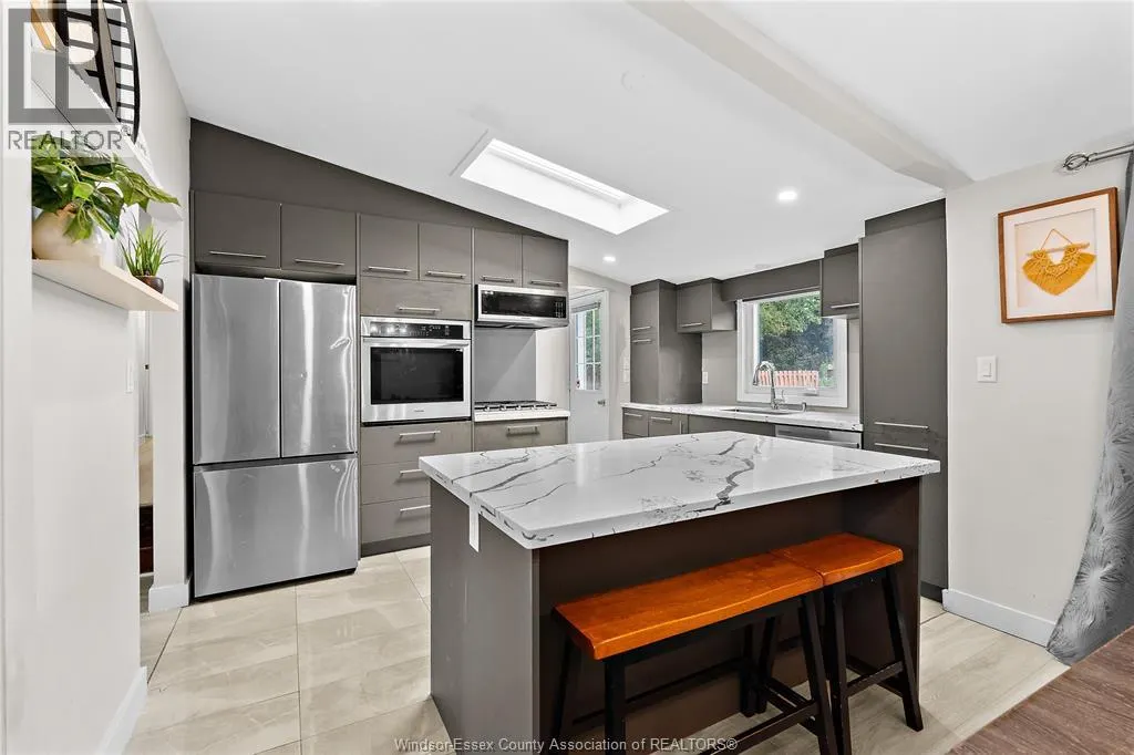 3830 HOLBURN