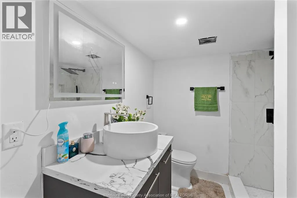 3830 HOLBURN