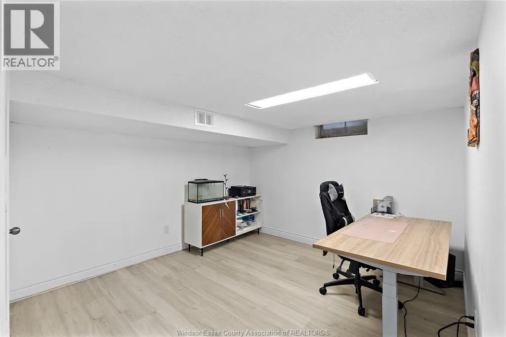3830 HOLBURN