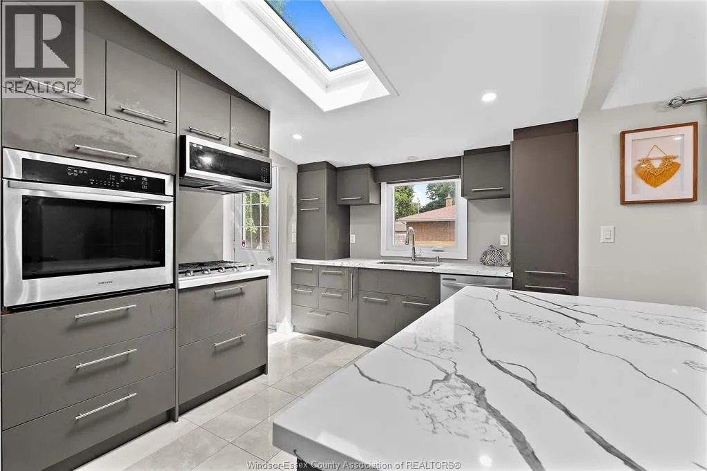 3830 HOLBURN