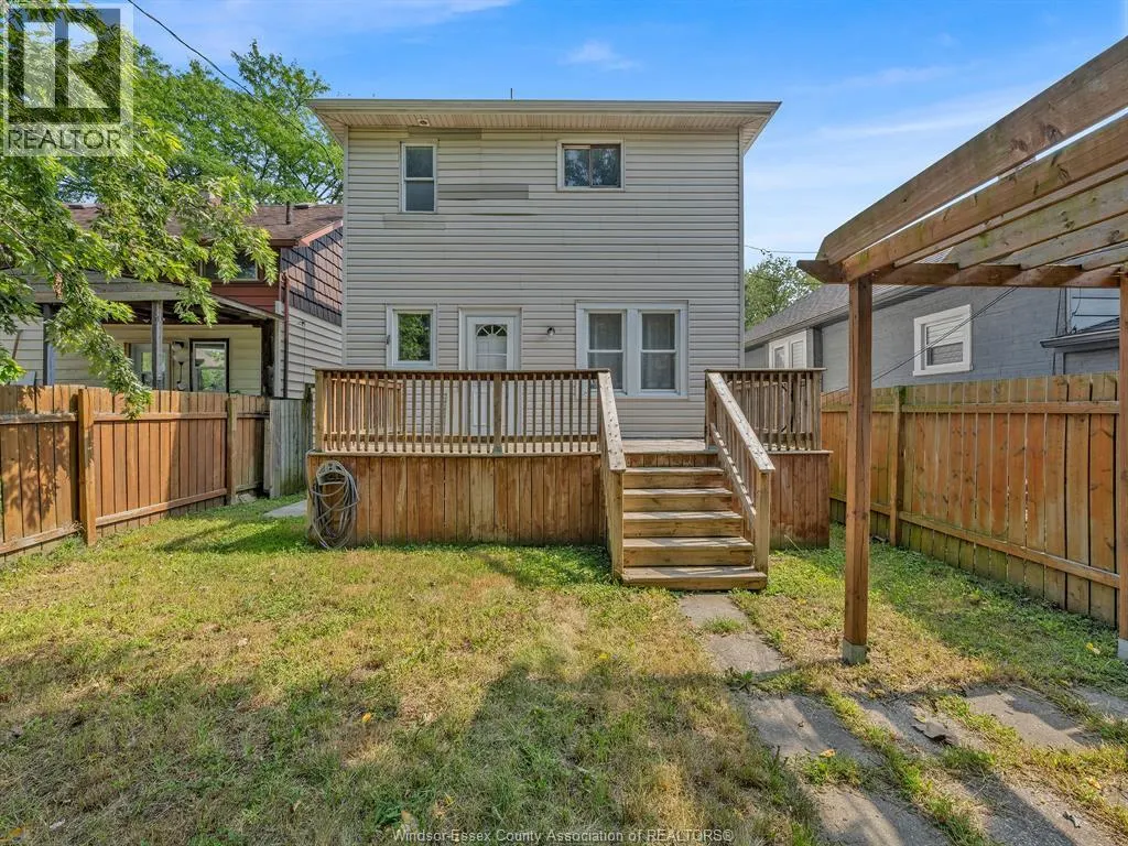 376 ELLIS STREET West