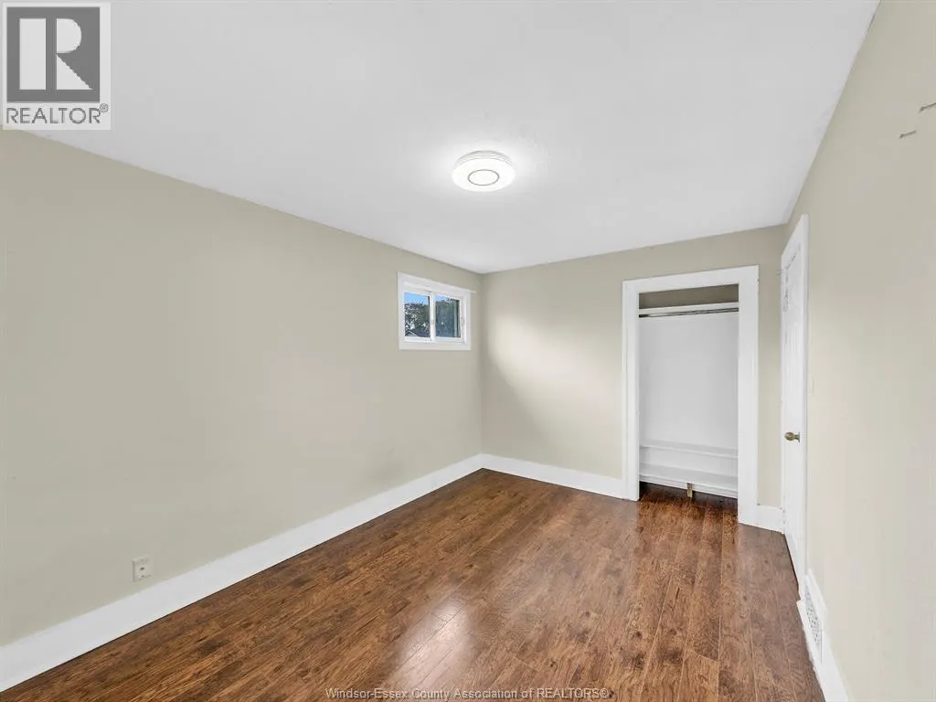 376 ELLIS STREET West