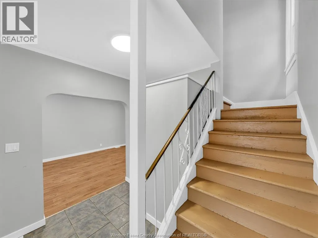 376 ELLIS STREET West